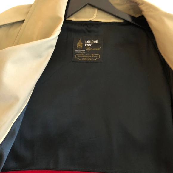 London Fog 42 Long Tan Trench Coat. Inside lining, Snow Cloth Virgin Wool! - Picture 15 of 15